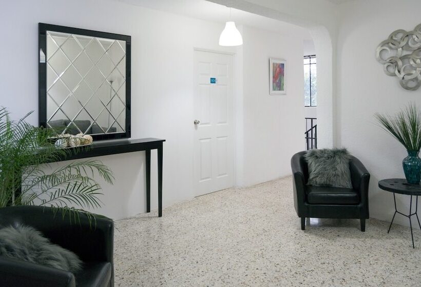 تختخواب و صبحانه In & Out