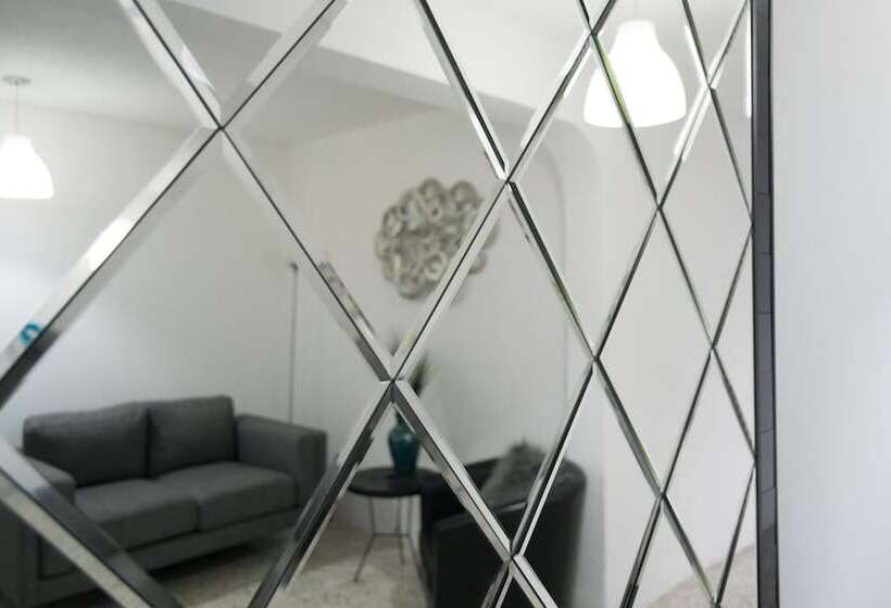 تختخواب و صبحانه In & Out