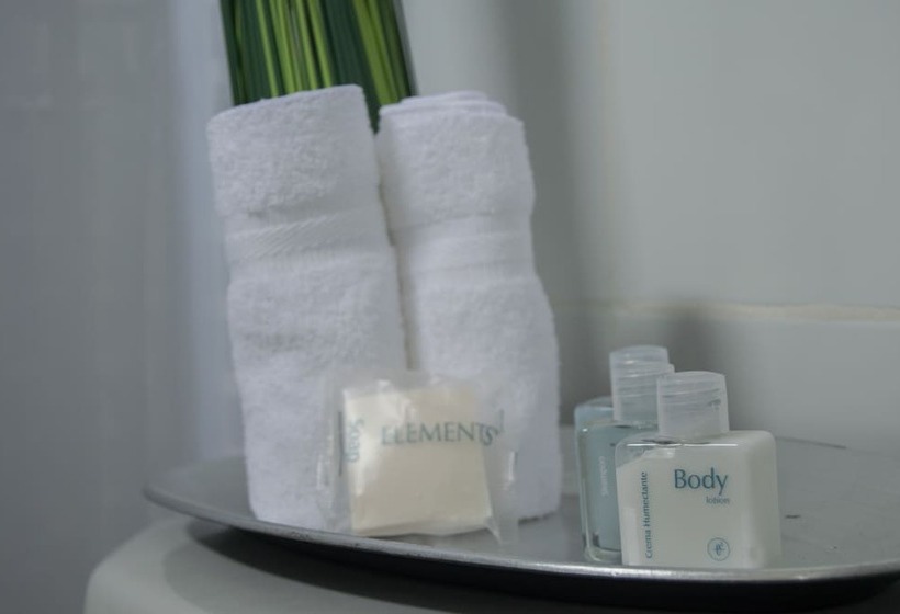 تختخواب و صبحانه In & Out