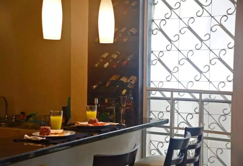 تختخواب و صبحانه Hostal Santa Martha