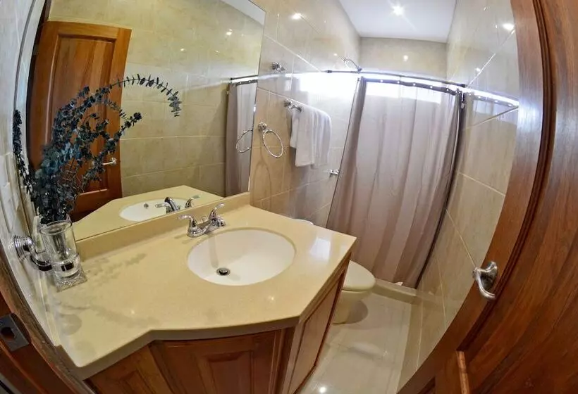 تختخواب و صبحانه Hostal Santa Martha