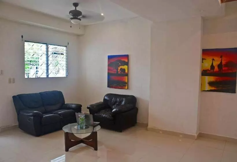 تختخواب و صبحانه Hostal Santa Martha