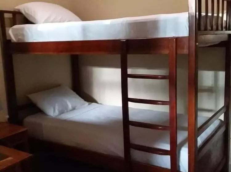 تختخواب و صبحانه Hostal Santa Martha