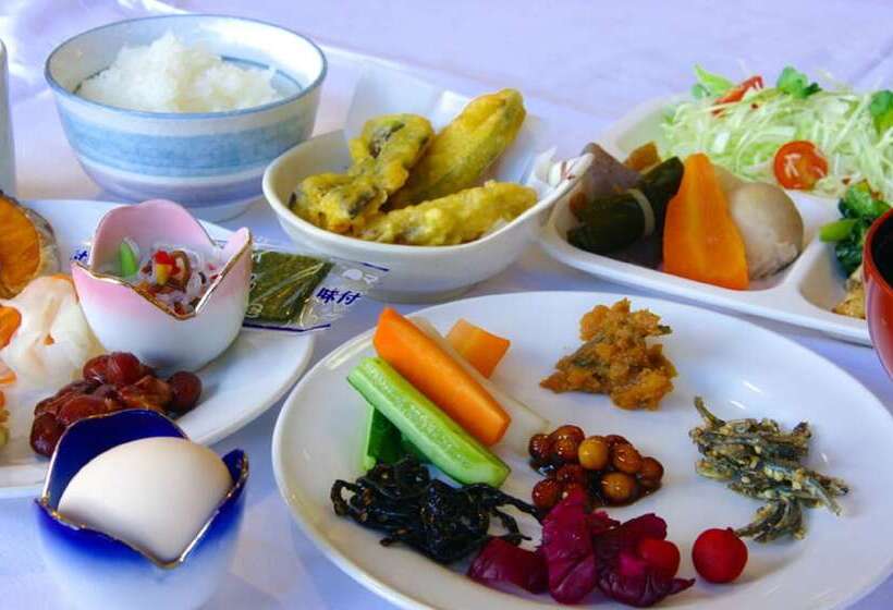 Отель Crown Hills Nakamura