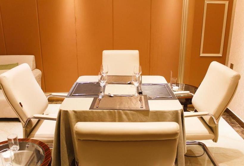 בית מלון כפרי Hua Rong International