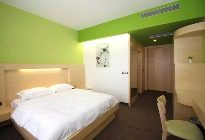هتل International Prishtina & Spa