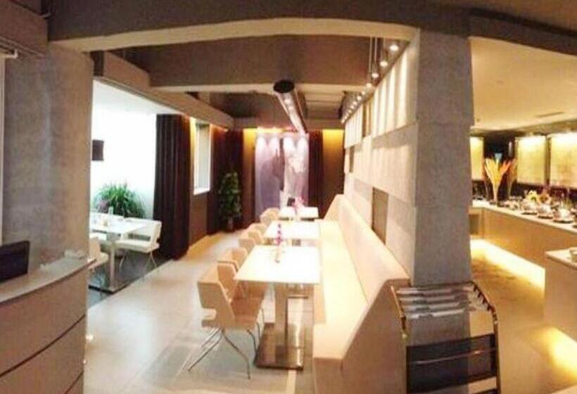 Отель Jinjiang Inn Zigong Tongxing Road Branch