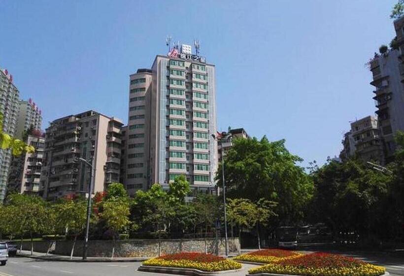 Отель Jinjiang Inn Zigong Tongxing Road Branch