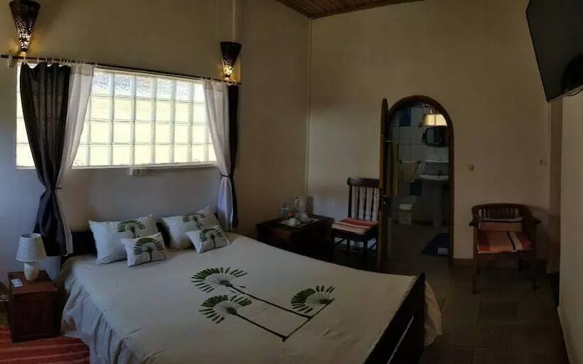 هتل Le Trianon