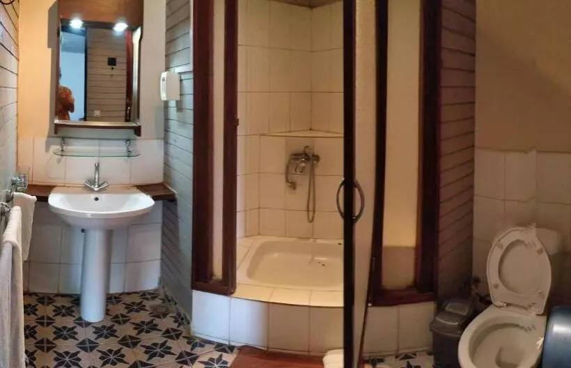 هتل Le Trianon