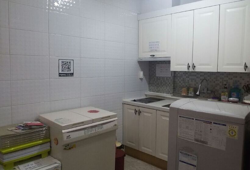 Retkeilymaja Jukjeon Guesthouse Iwantlivingtel