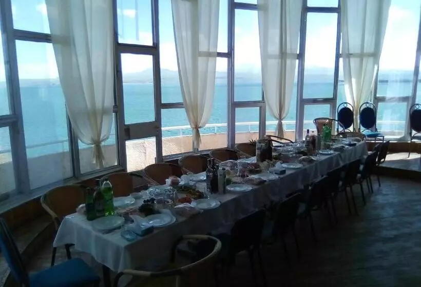 هاستل Sevan Writers House
