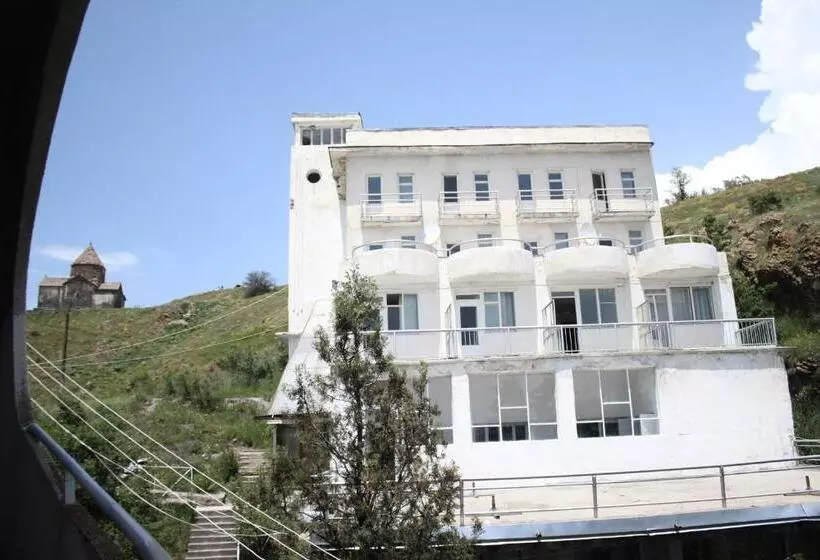 هاستل Sevan Writers House