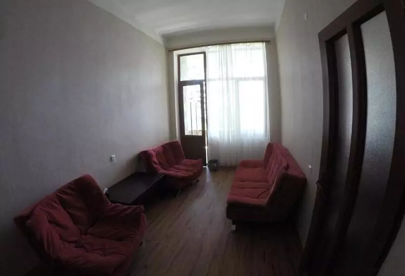 هاستل Sevan Writers House
