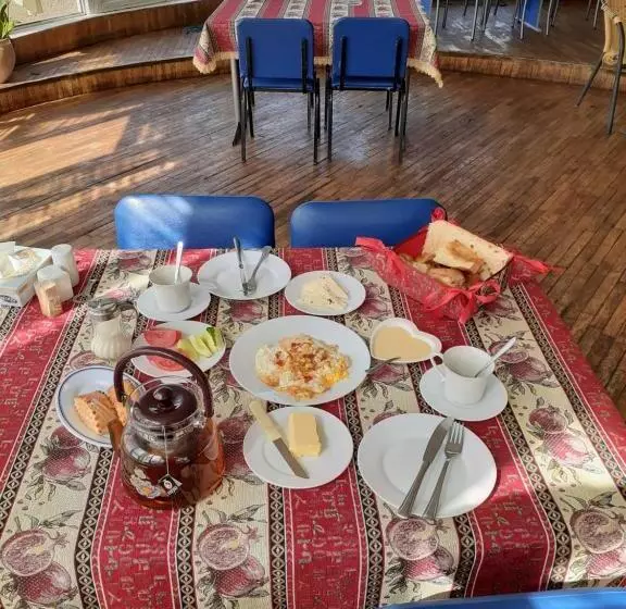 هاستل Sevan Writers House