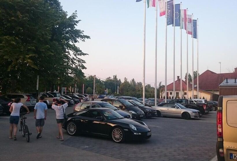 호텔 Alsóörs Marina