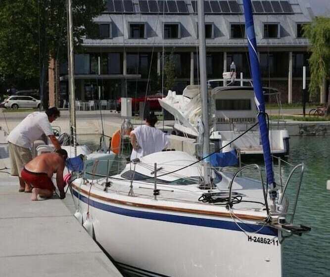 호텔 Alsóörs Marina