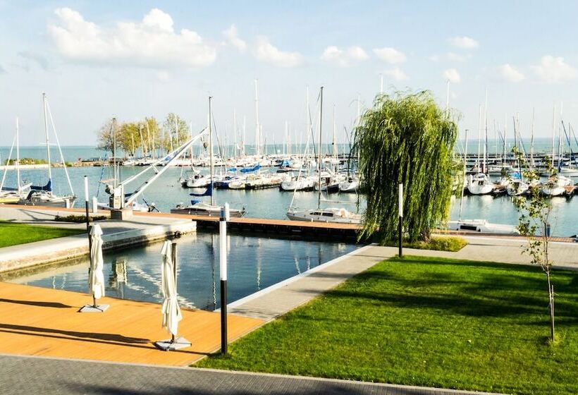 호텔 Alsóörs Marina
