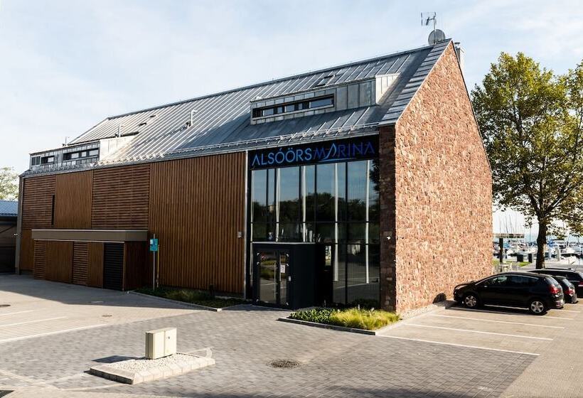 호텔 Alsóörs Marina