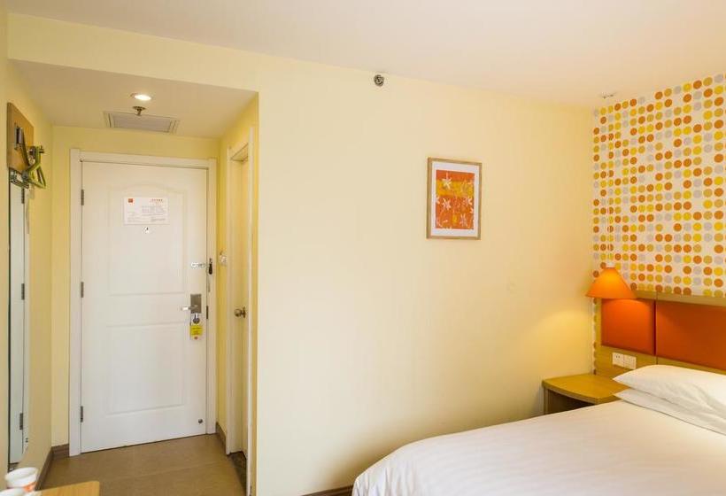 Отель Home Inn Plus Beijing Chaoyangmen Beixiaojie