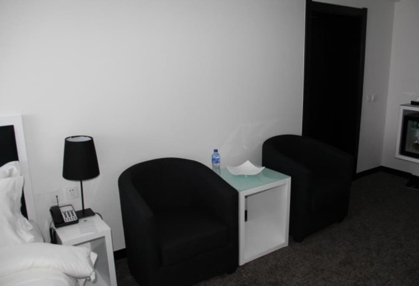 هتل Khuvsgul Lake