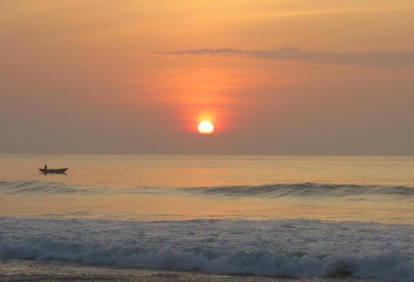 Resort The Long Hostel