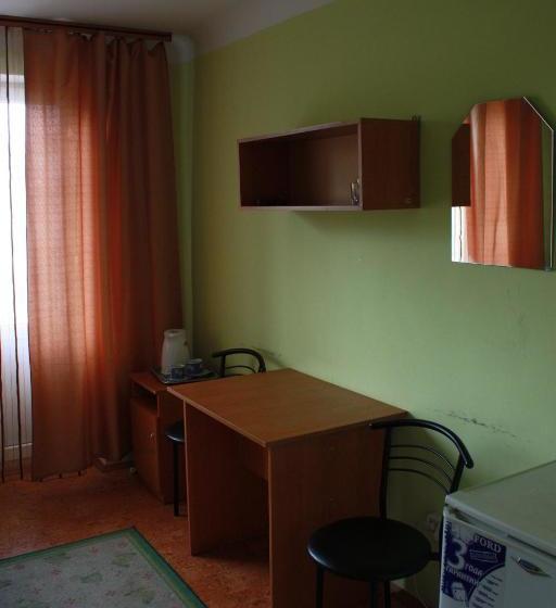 هاستل Vydubychi