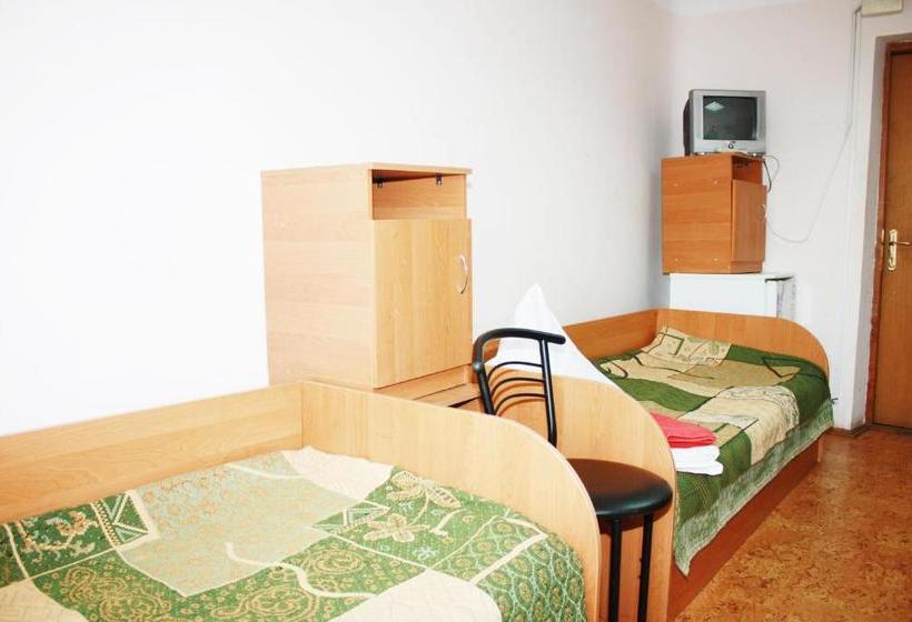 هاستل Vydubychi