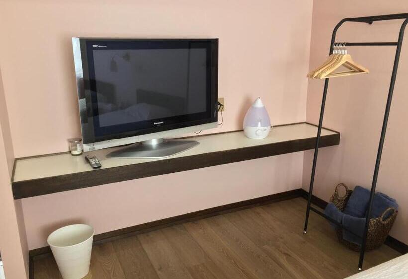 住宿加早餐 White Rose Inn