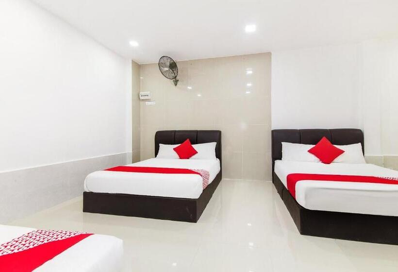 בית מלון כפרי Adiff Palace