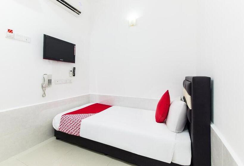 בית מלון כפרי Adiff Palace