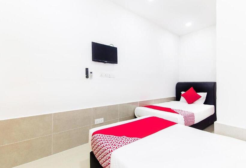 בית מלון כפרי Adiff Palace