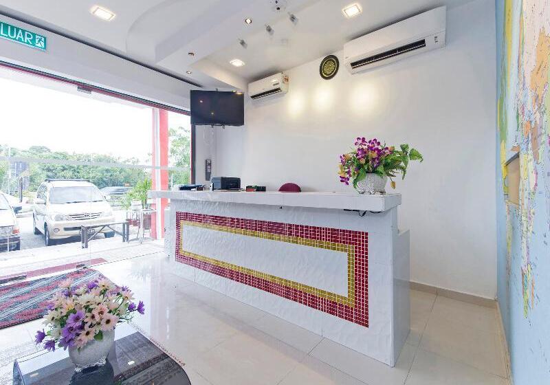 בית מלון כפרי Adiff Palace