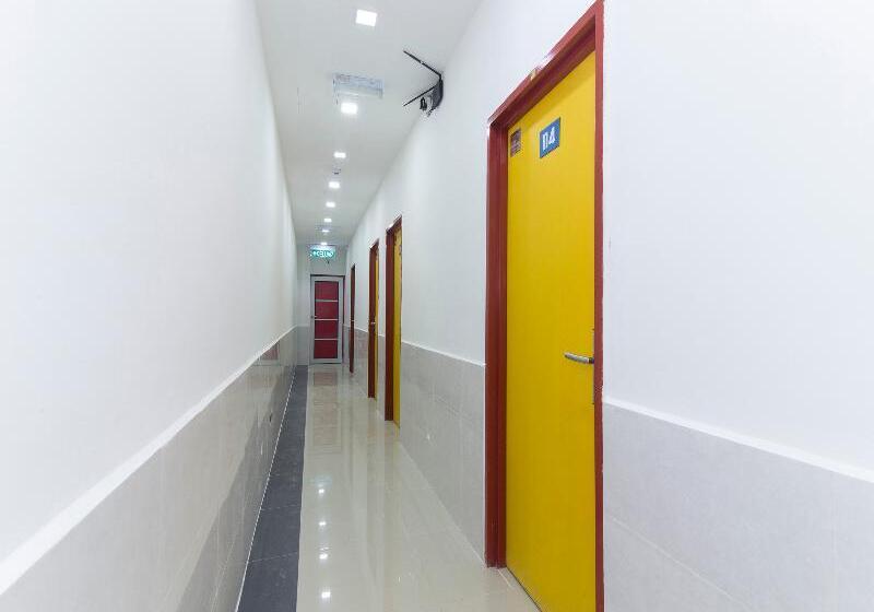 בית מלון כפרי Adiff Palace