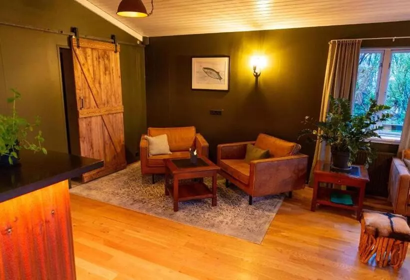 هتل Aurora Lodge