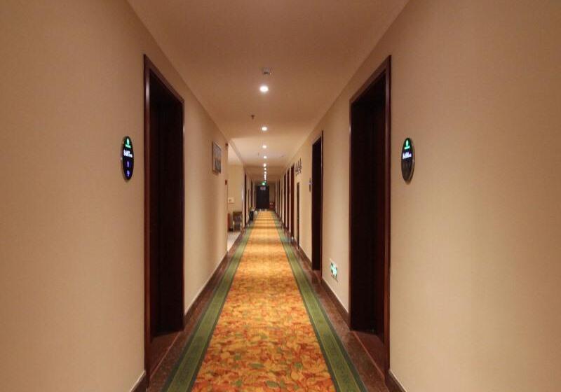 Отель Greentree Inn Jiangsu Zhenjiang Jurong Yalong Business