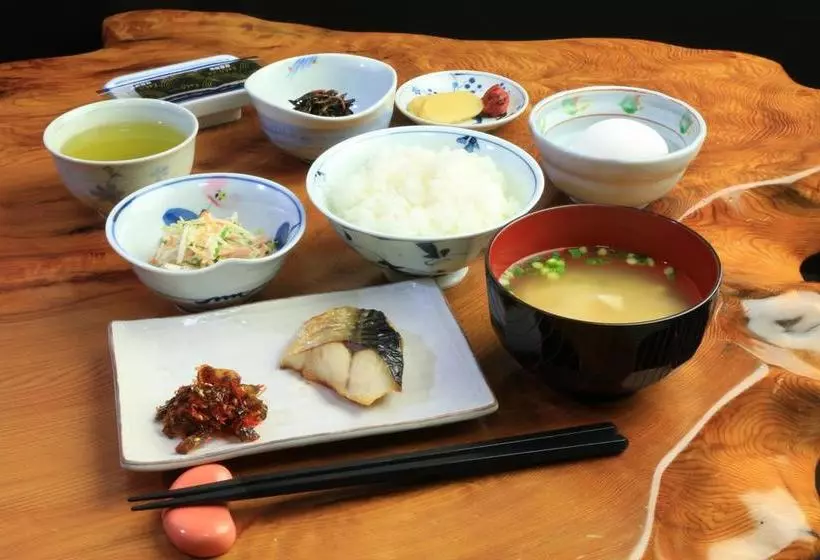 旅館 Minshuku Yakusugisou