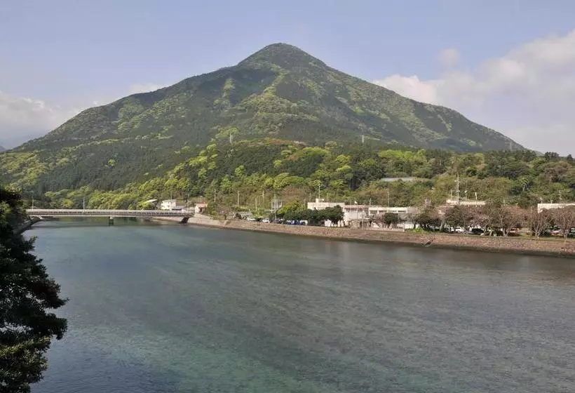 旅館 Minshuku Yakusugisou