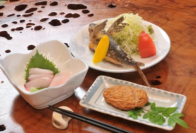 旅館 Minshuku Yakusugisou