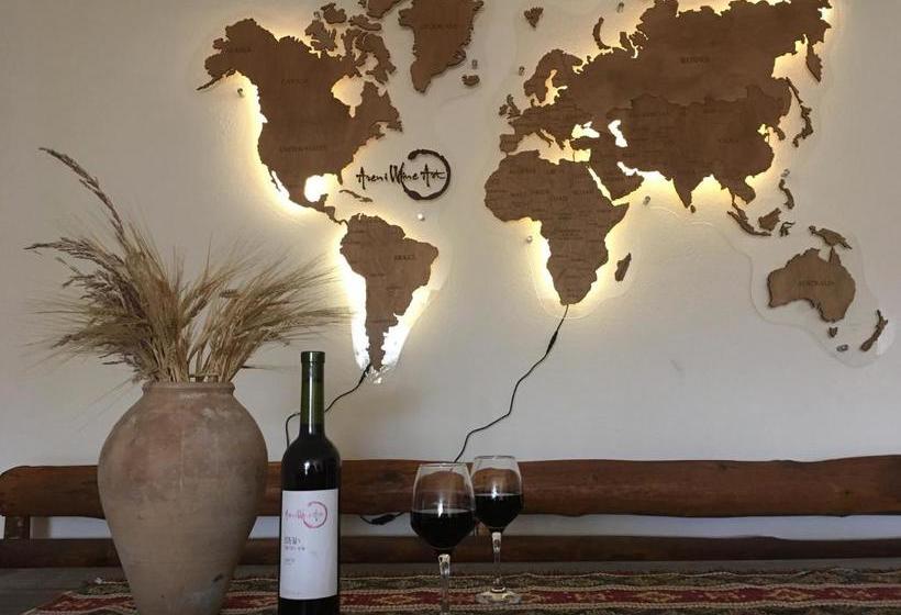 تختخواب و صبحانه Areni Wine Art