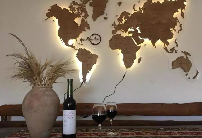 تختخواب و صبحانه Areni Wine Art