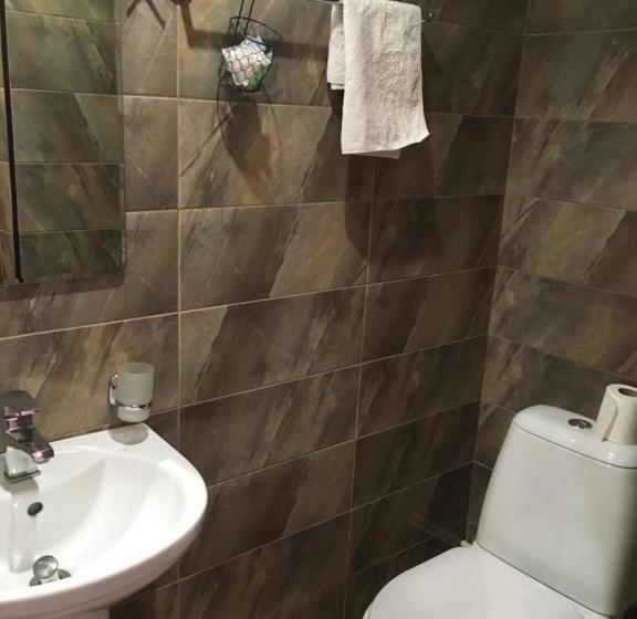 تختخواب و صبحانه Areni Wine Art