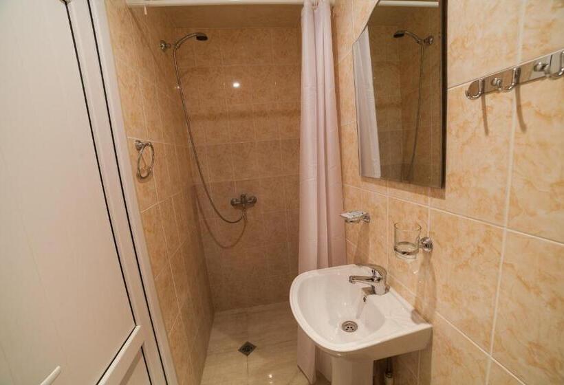 تختخواب و صبحانه Areni Wine Art