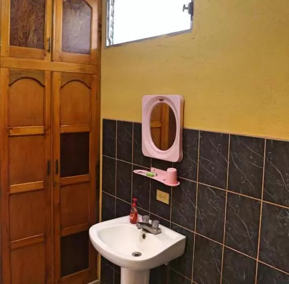 ベッドアンドブレックファースト Hostal San Antonio