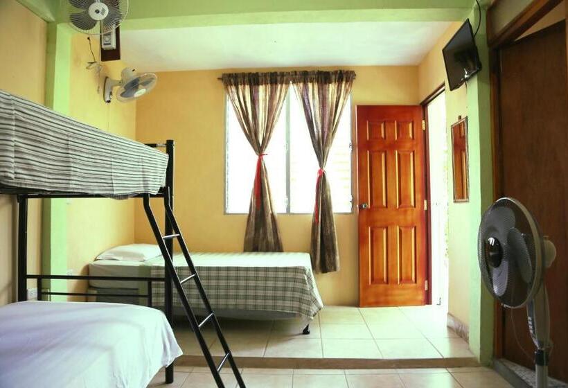 تختخواب و صبحانه Hostal San Antonio