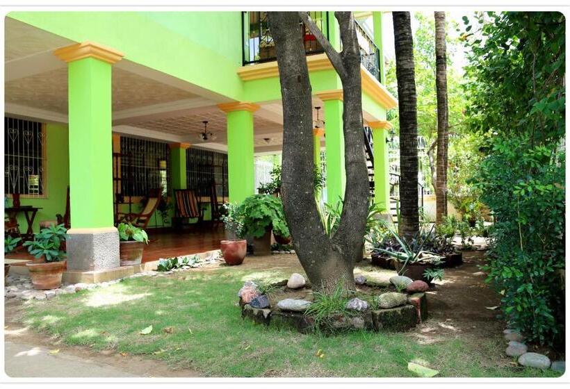 تختخواب و صبحانه Hostal San Antonio