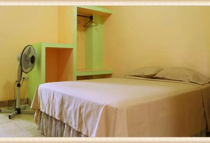 ベッドアンドブレックファースト Hostal San Antonio