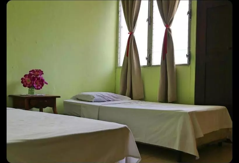 ベッドアンドブレックファースト Hostal San Antonio