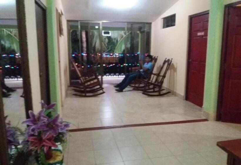 تختخواب و صبحانه Hostal San Antonio