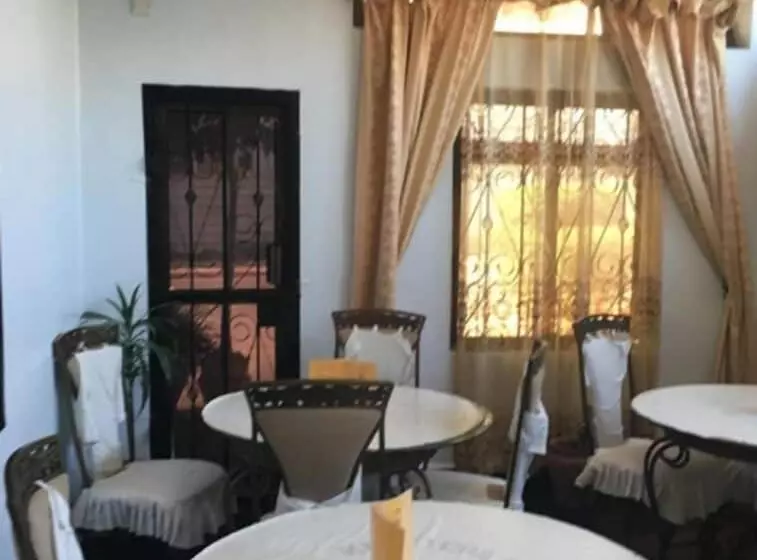 تختخواب و صبحانه Kutetere Motel